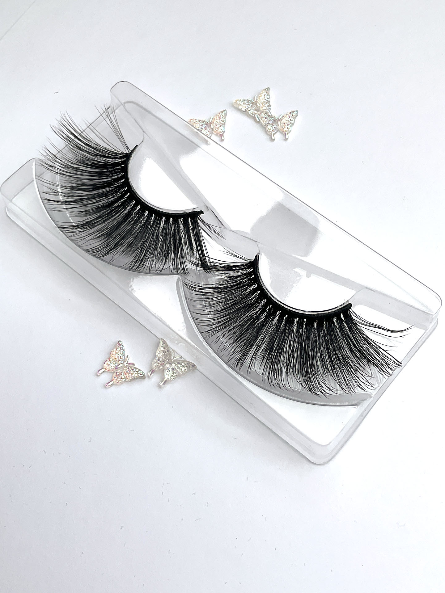 Danita Black 20mm Medium False Lashes - Image 2